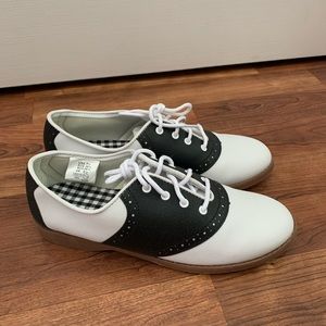 Adorable saddle shoe sneaker size 7.5